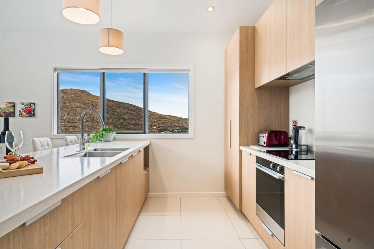 Lakeview Retreat - Queenstown Holiday Home Eksteriør billede